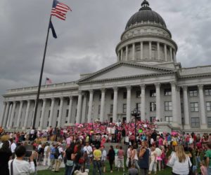 Rally in support of Planned Parenthood brings a variety of views