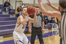 Weekend sports update: Alpine skiing returns, women’s basketball wins both games