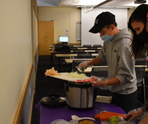 Students learn to eat healthy on a budget during HWAC seminar